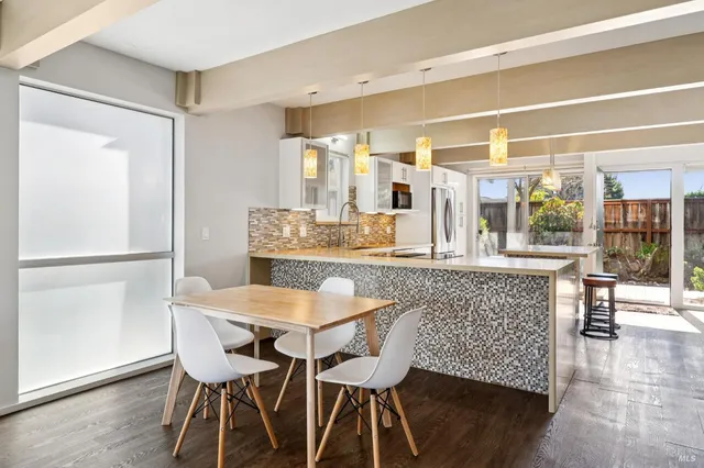 $749,000 | 320 VÃa Casitas, Unit 109, Greenbrae, CA 94904