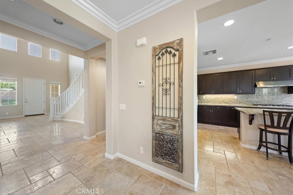 3152 Vista Terrace Riverside, CA 92503 - Photo 10 of 55