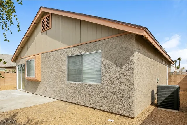 $1,730 | 2025 Havelina Street, Las Vegas, NV 89108
