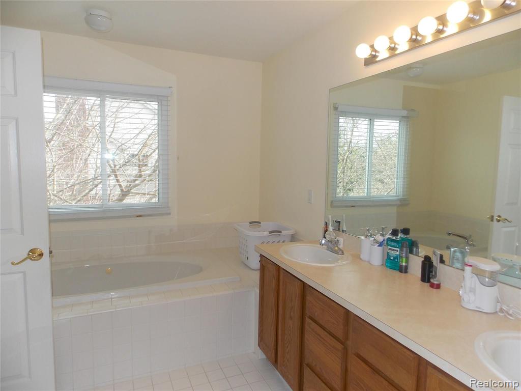 3967 May Center Road Lake Orion, MI 48360 - Photo 19 of 29