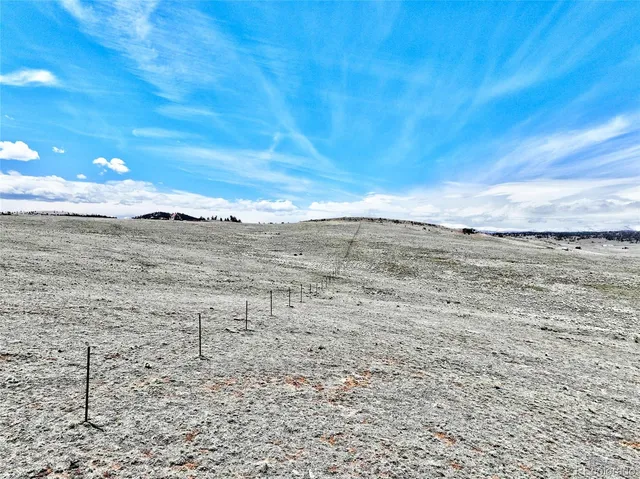 a view of a pathway both side of building