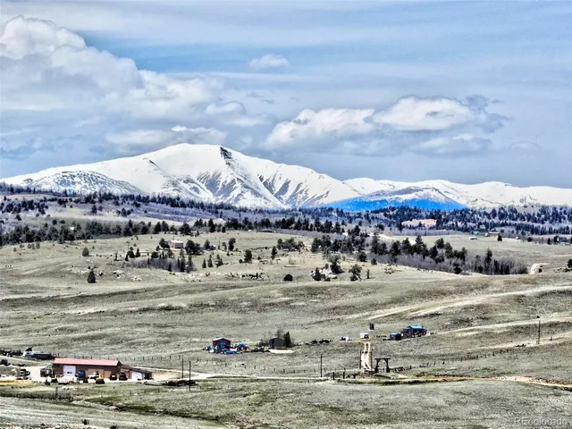 a view of a sky view