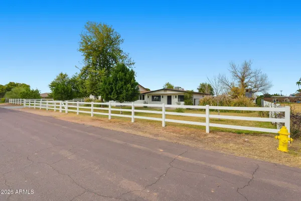 $1,695,000 | 2858 East Redfield Road, Gilbert, AZ 85234