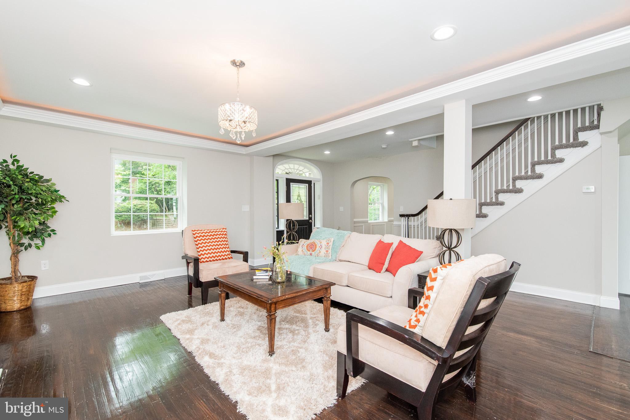 3505 Hilton Road Baltimore, MD 21215 - Photo 2 of 51 Living Room
