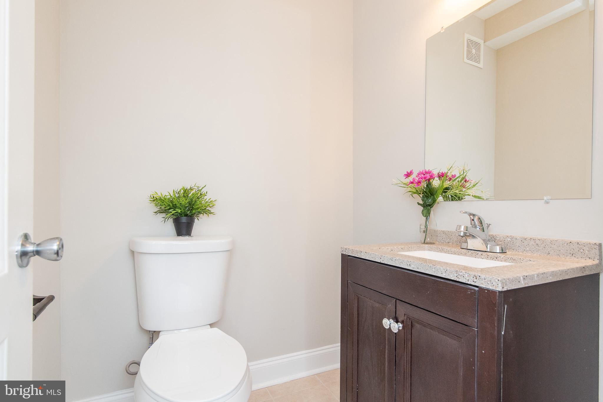 3505 Hilton Road Baltimore, MD 21215 - Photo 11 of 51 Bath Main