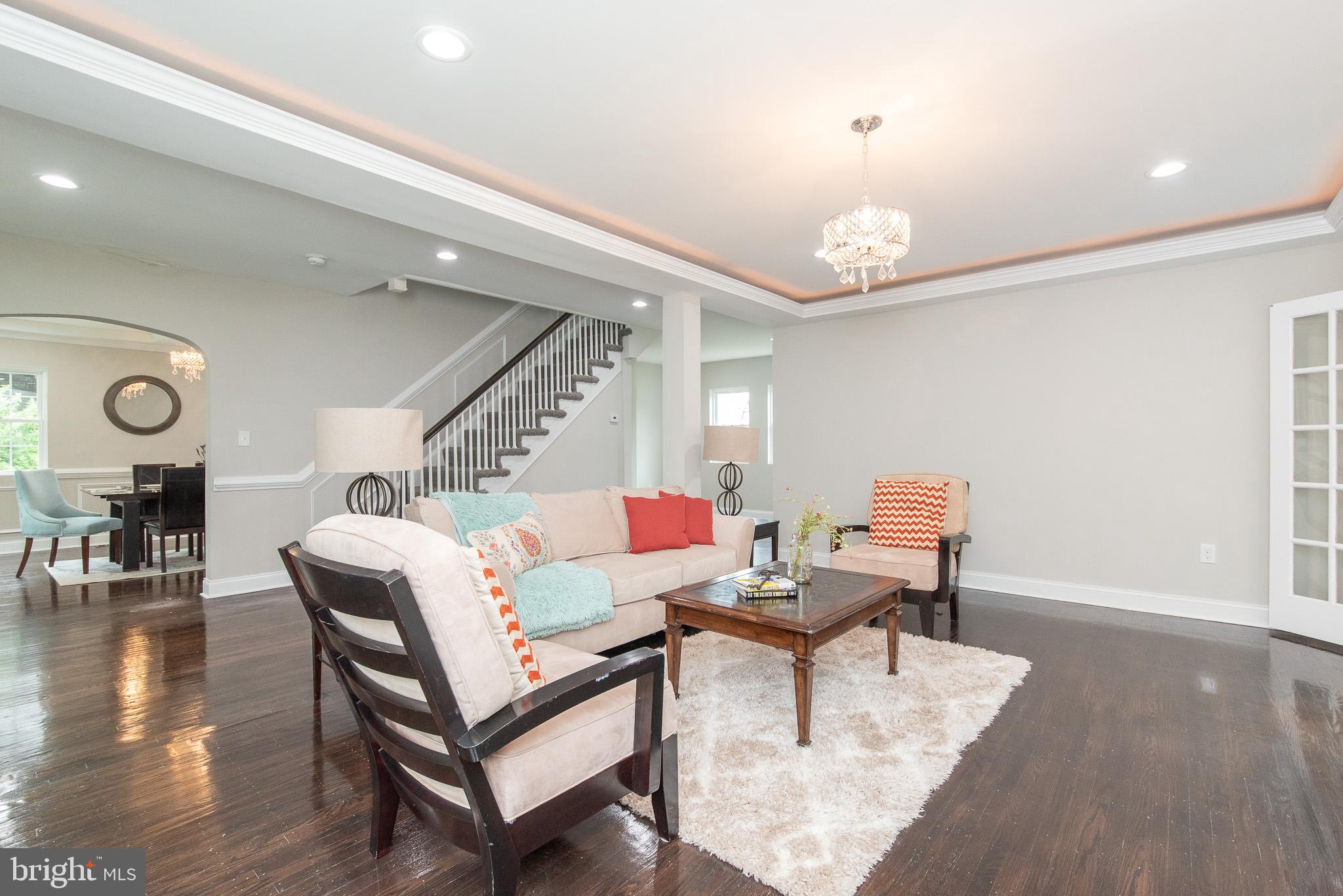 3505 Hilton Road Baltimore, MD 21215 - Photo 3 of 51 Living Room