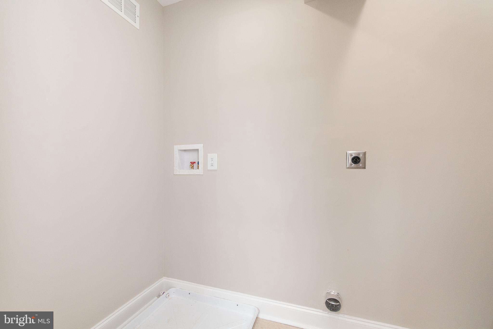 3505 Hilton Road Baltimore, MD 21215 - Photo 21 of 51 Laundry