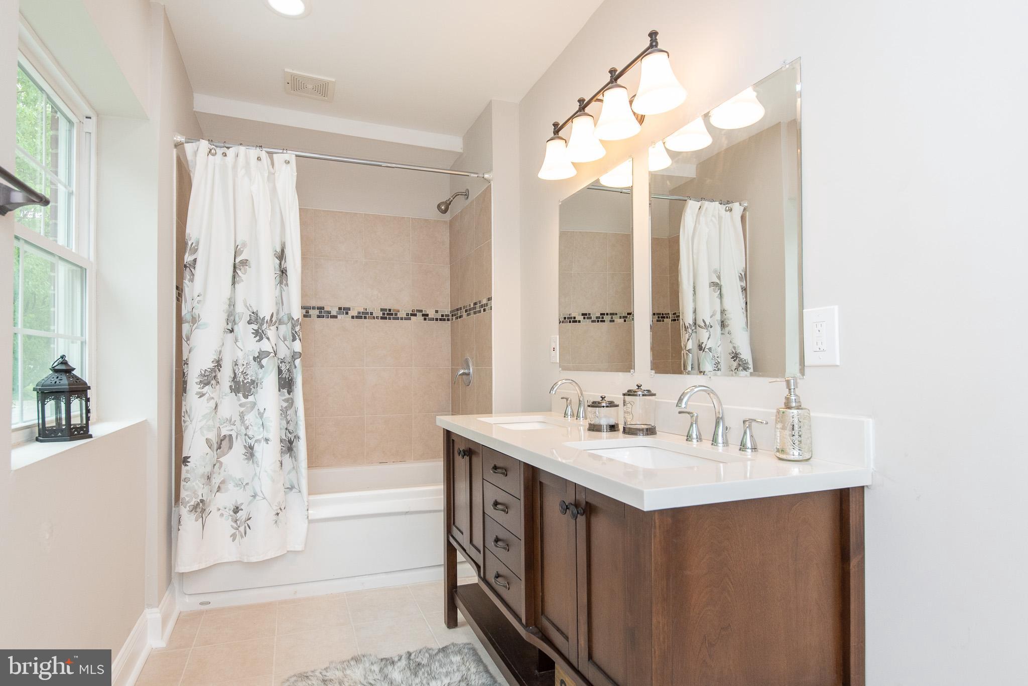 3505 Hilton Road Baltimore, MD 21215 - Photo 26 of 51 Bath Master Upper 1
