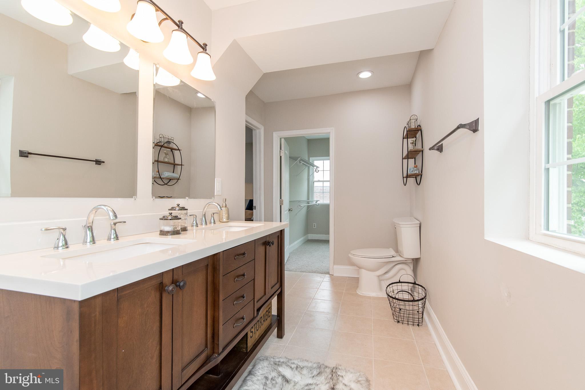 3505 Hilton Road Baltimore, MD 21215 - Photo 27 of 51 Bath Master Upper 1