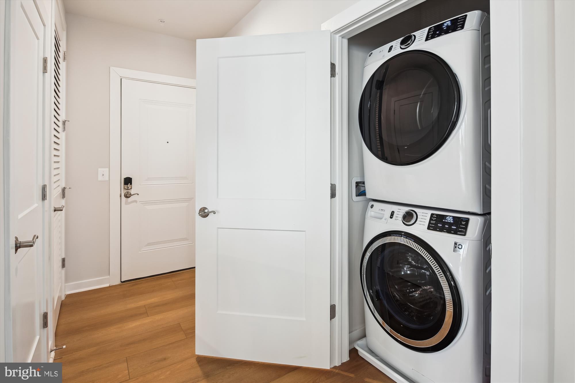 1675 Bandit Loop, Unit 202B Reston, VA 20190 - Photo 5 of 35