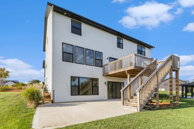 $849,900 | 12652 Ridgedale Drive, Allendale, MI 49401