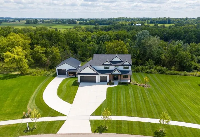 $849,900 | 12652 Ridgedale Drive, Allendale, MI 49401