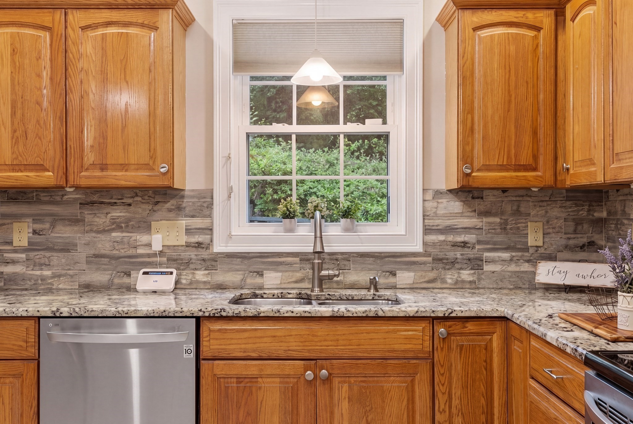 17 Teddy Road Worcester, MA 01603 - Photo 12 of 39 Gallery Image 12