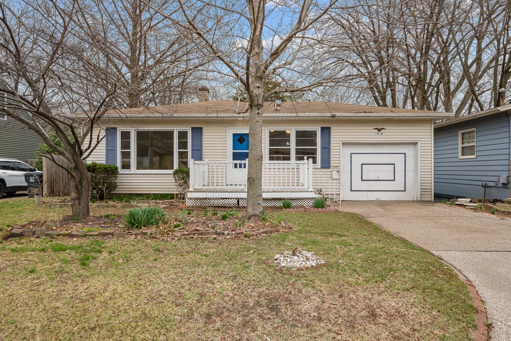1814 36th Street Moline, IL 61265 - Photo 1 of 28