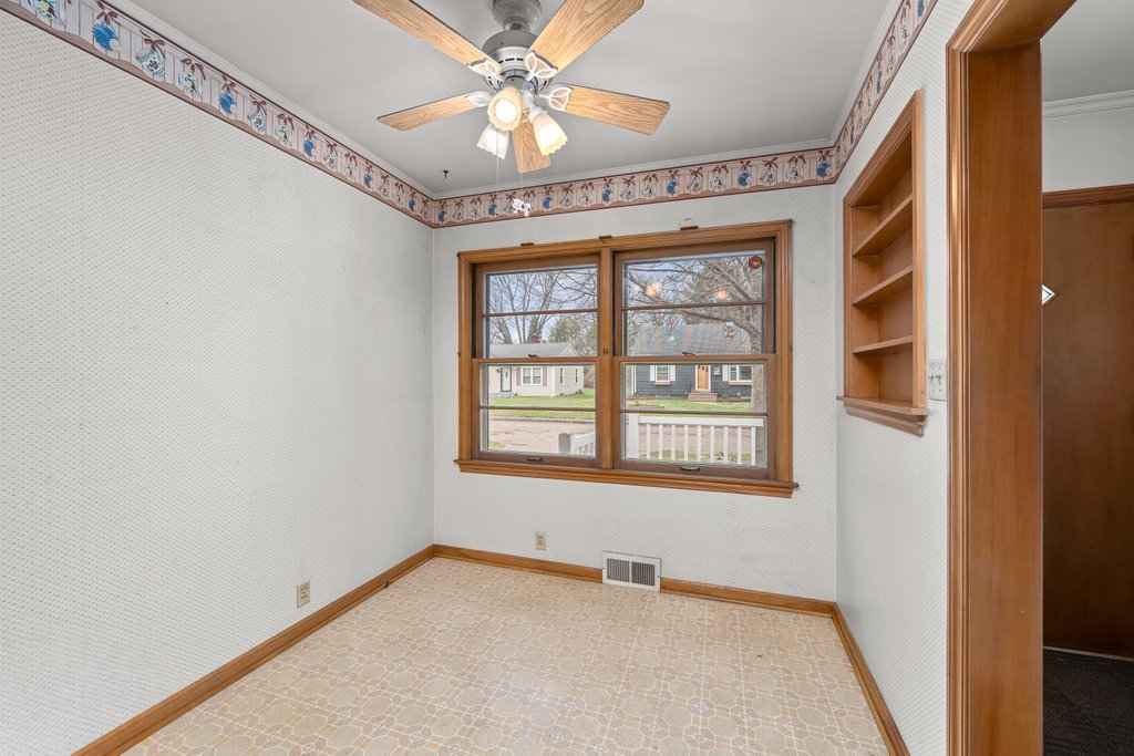 1814 36th Street Moline, IL 61265 - Photo 6 of 28