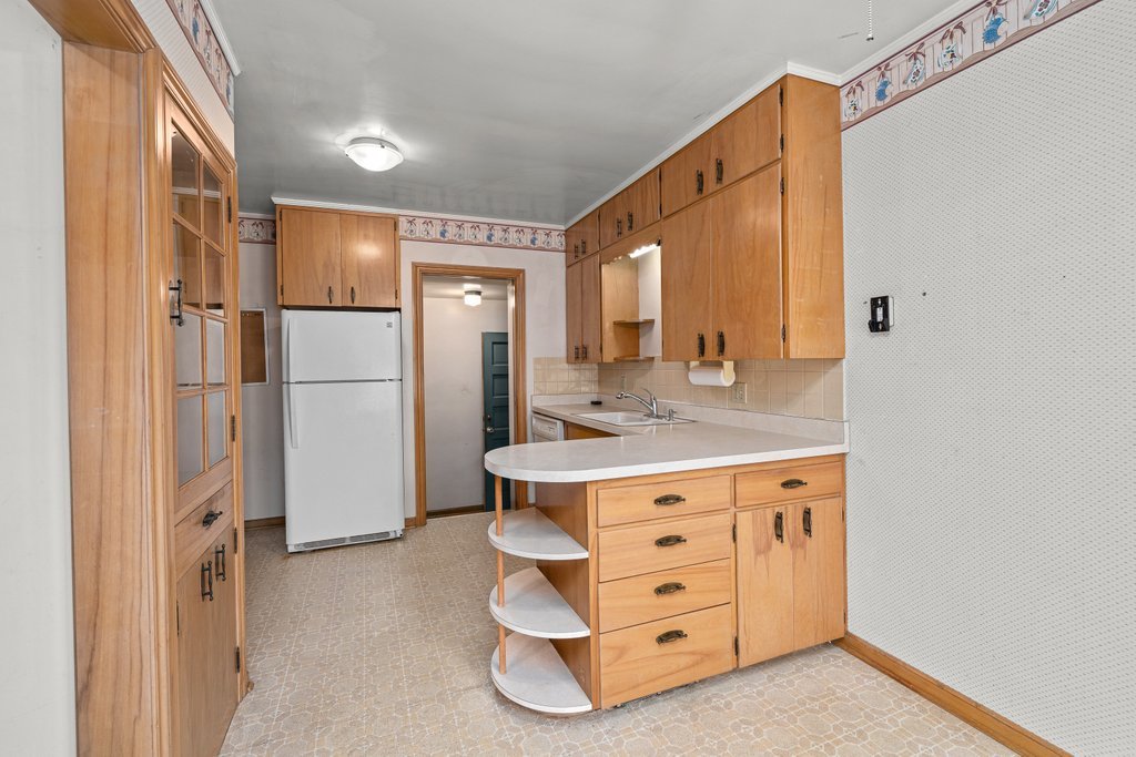 1814 36th Street Moline, IL 61265 - Photo 8 of 28