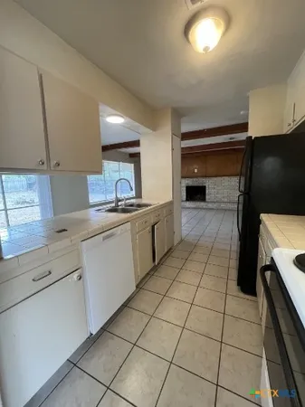 $1,400 | 1002 Hillyer Street, Unit 1002, San Marcos, TX 78666