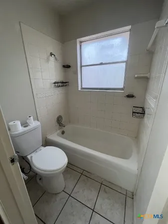 $1,400 | 1002 Hillyer Street, Unit 1002, San Marcos, TX 78666