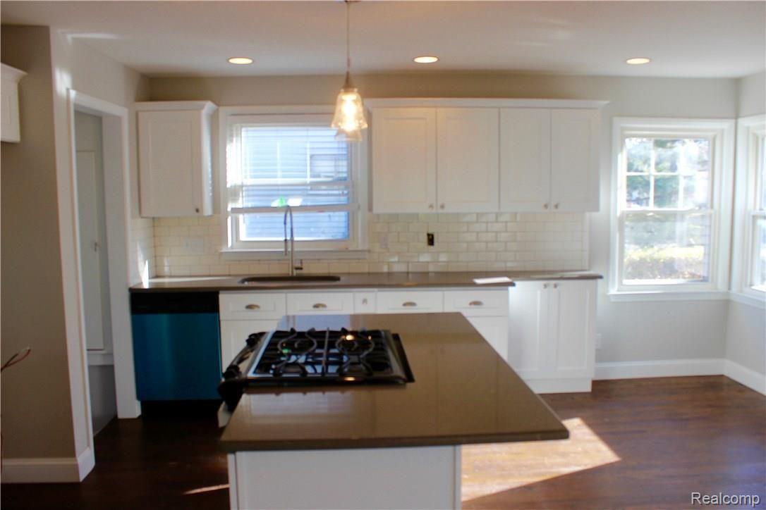 1574 Cambridge Road Berkley, MI 48072 - Photo 10 of 27 IMG_3229.jpg