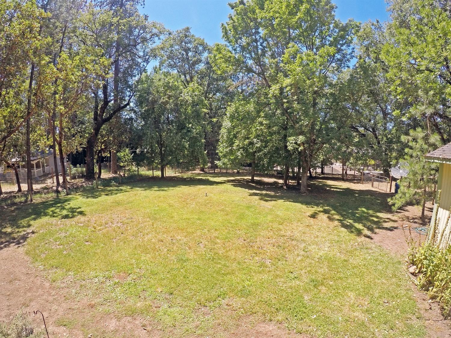 765 Old Ferry Road Shady Cove, OR 97539 - Photo 20 of 32 Large fenced in yard!