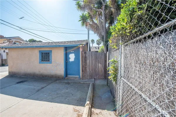 $1,800,000 | 110 South Freeman Street, Oceanside, CA 92054