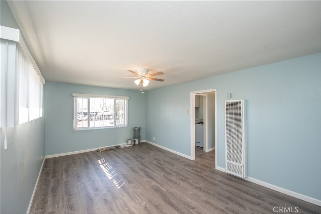 110 South Freeman Street Oceanside, CA 92054 - Photo 24 of 38 Living room