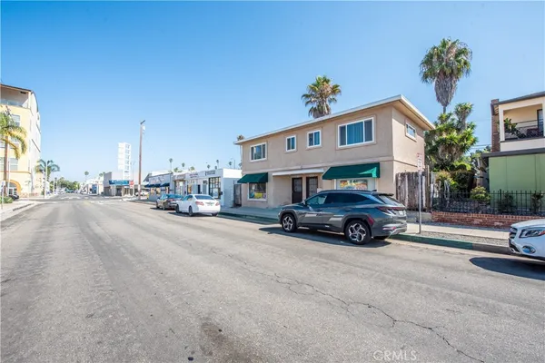 $1,800,000 | 110 South Freeman Street, Oceanside, CA 92054