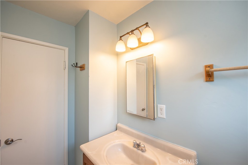 110 South Freeman Street Oceanside, CA 92054 - Photo 32 of 38