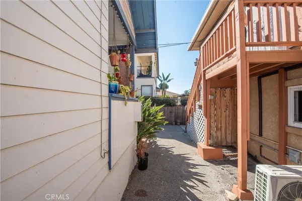 $1,800,000 | 110 South Freeman Street, Oceanside, CA 92054