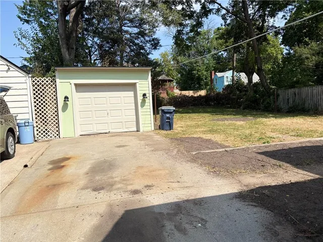 $298,999 | 1150 East 75th Terrace, Kansas City, MO 64131