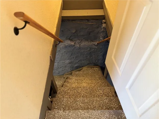 $298,999 | 1150 East 75th Terrace, Kansas City, MO 64131