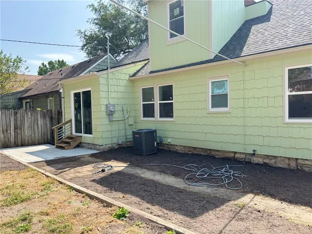 $298,999 | 1150 East 75th Terrace, Kansas City, MO 64131