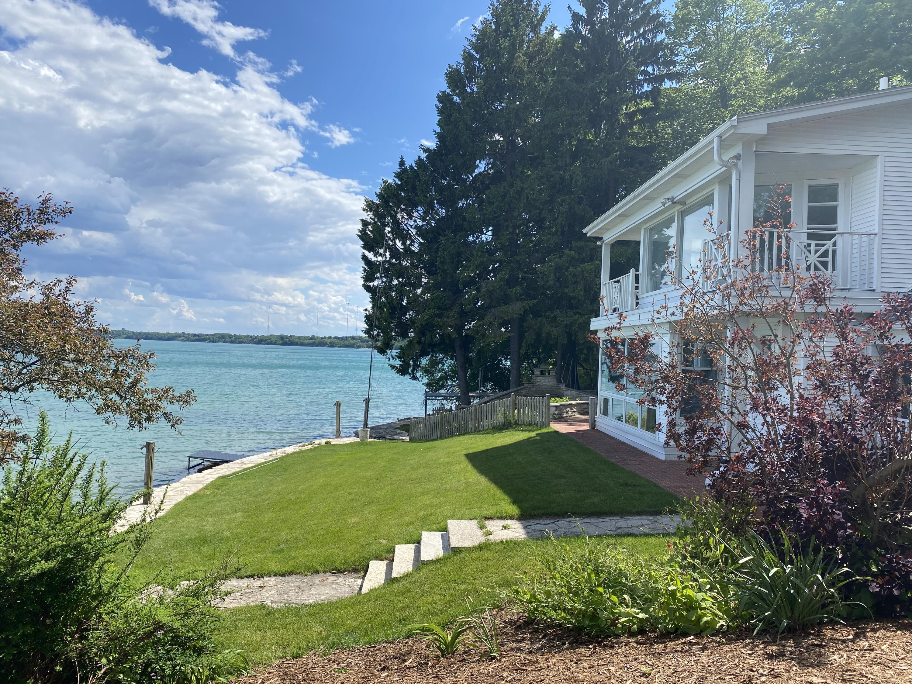 7000 North Beach Drive Fox Point, WI 53217 - Photo 1 of 1 Stunning Setting