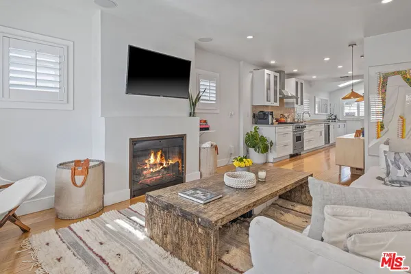 $13,750 | 1605 Cabrillo Avenue, Venice, CA 90291