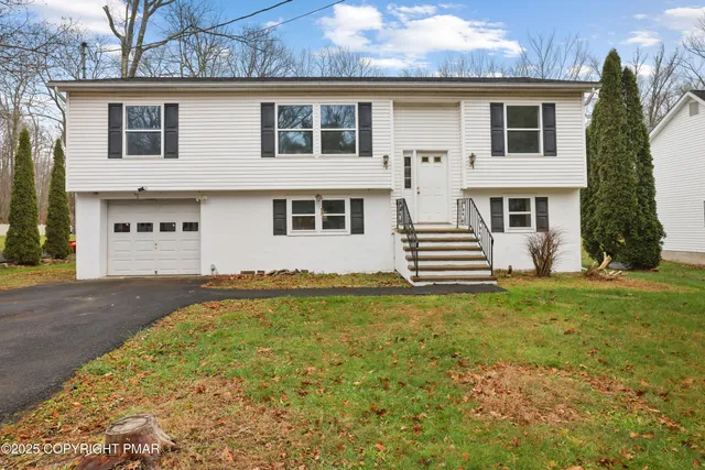 $275,000 | 1717 Gordon Lane, Tobyhanna, PA 18466