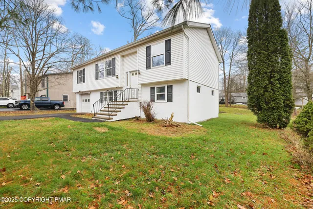 $275,000 | 1717 Gordon Lane, Tobyhanna, PA 18466