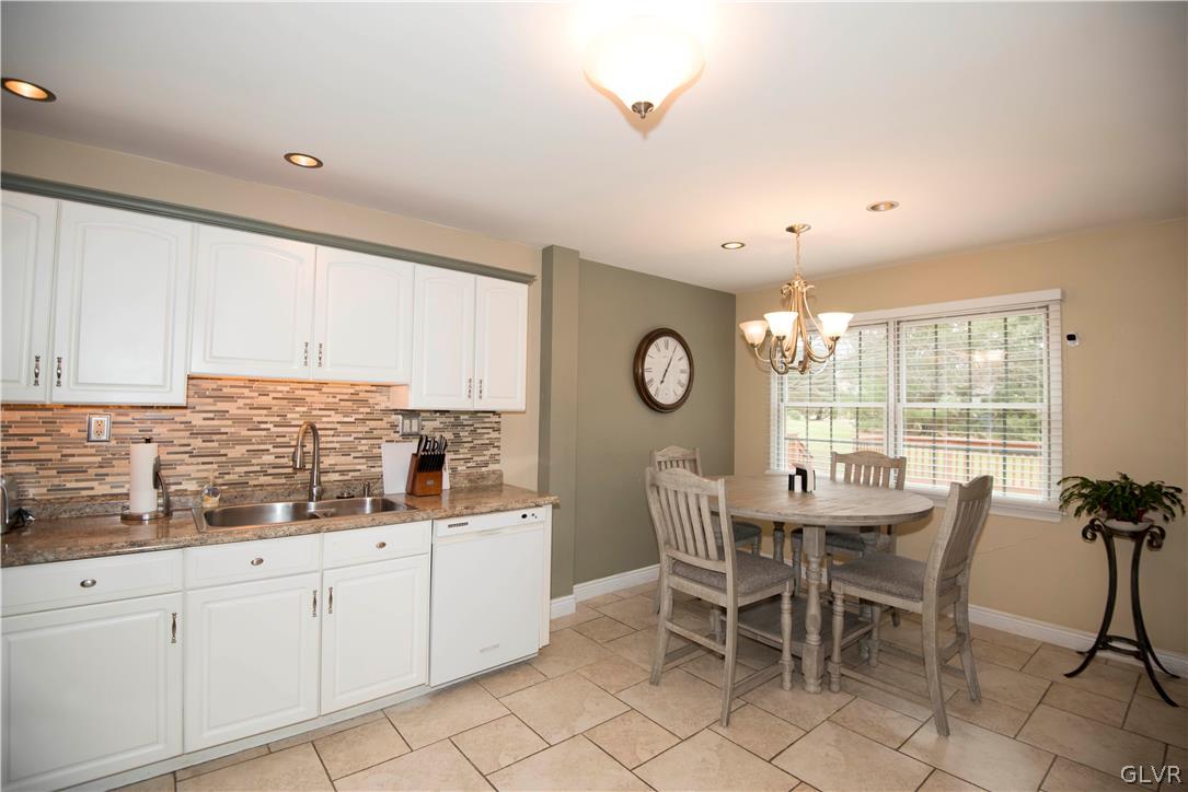 1004 Stone Stack Drive Bethlehem, PA 18015 - Photo 18 of 43 kitchen