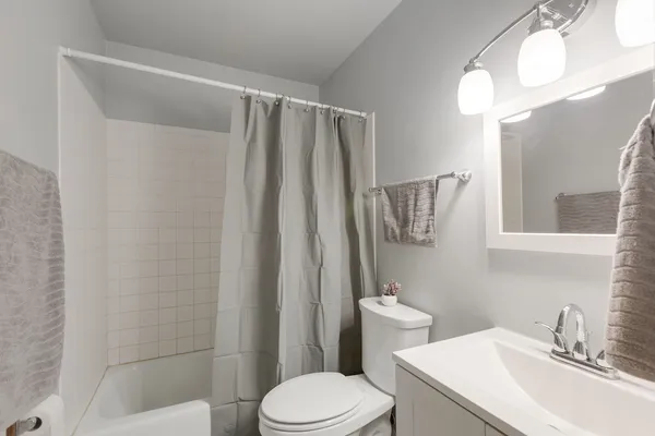 $354,900 | 1421 Barberry Lane, Round Lake Beach, IL 60073