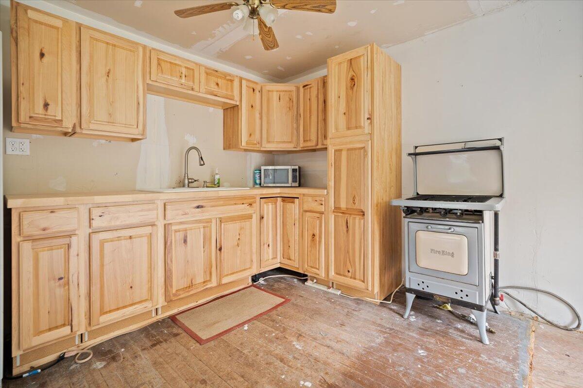 174 Poplar Hill Road Mexico, ME 04257 - Photo 10 of 29 Kitchen