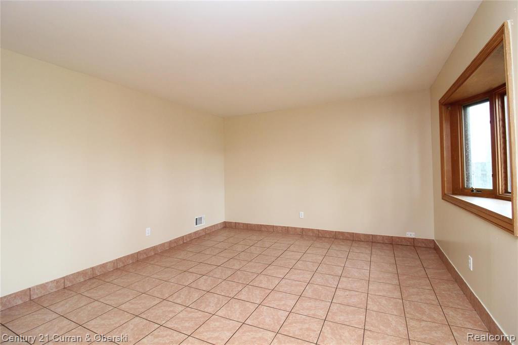 4636 South Gulley Road Dearborn Heights, MI 48125 - Photo 3 of 16