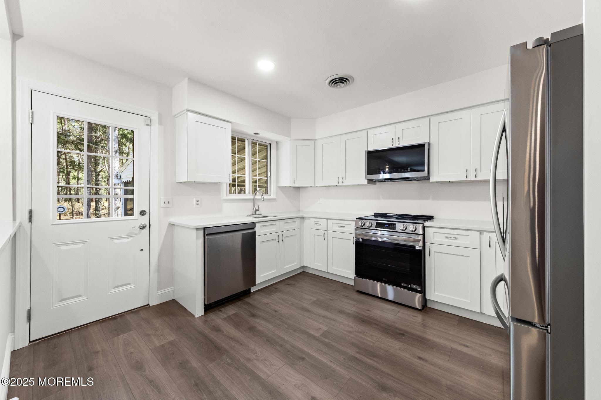 99 Sunset Road, Unit 60 Whiting, NJ 08759 - Photo 8 of 29 Chef's Kitchen
