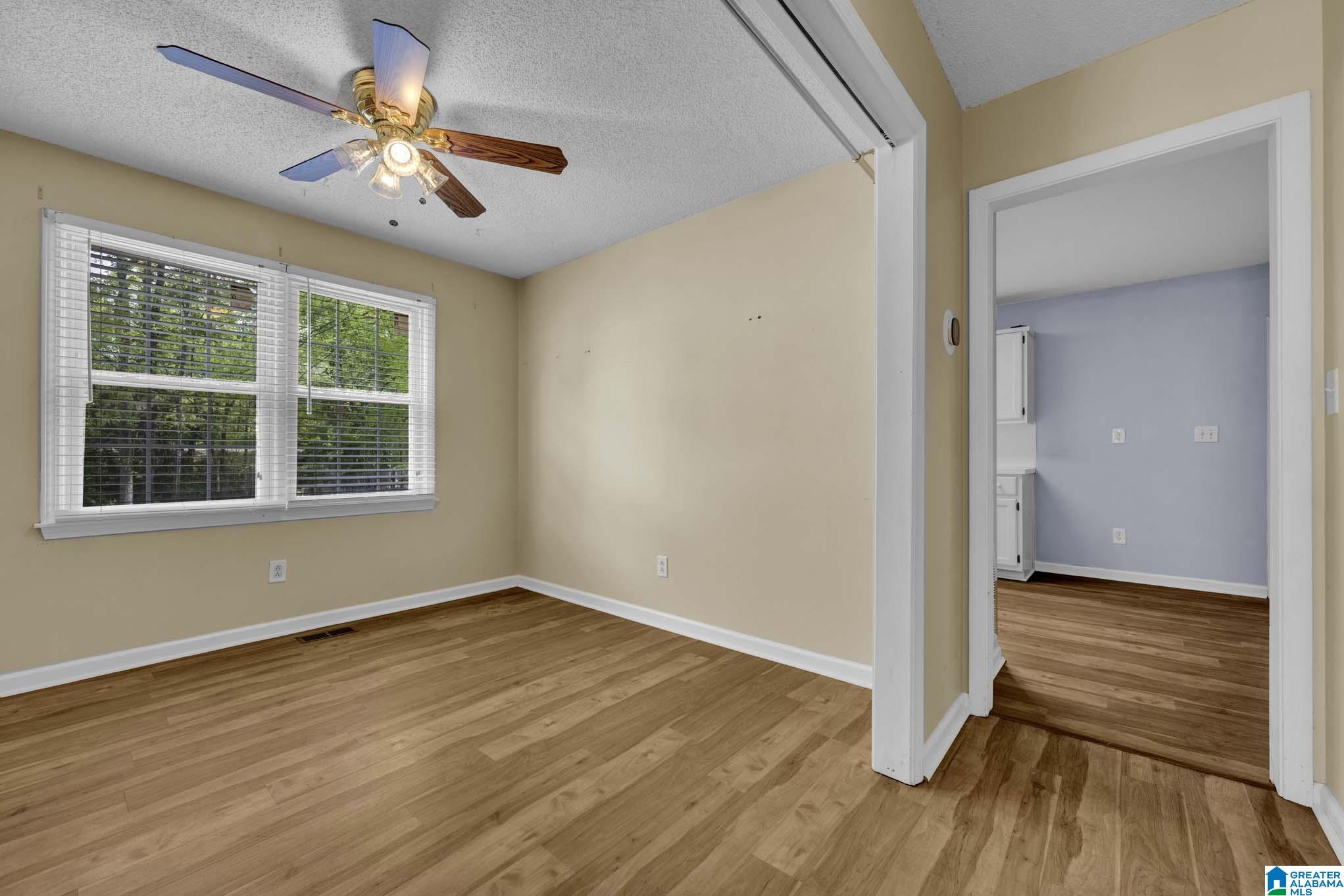 104 Comanche Circle Alabaster, AL 35007 - Photo 4 of 38