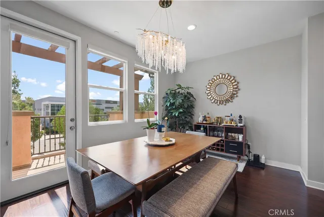 $629,900 | 535 West Foothill Boulevard, Unit 102, Glendora, CA 91741