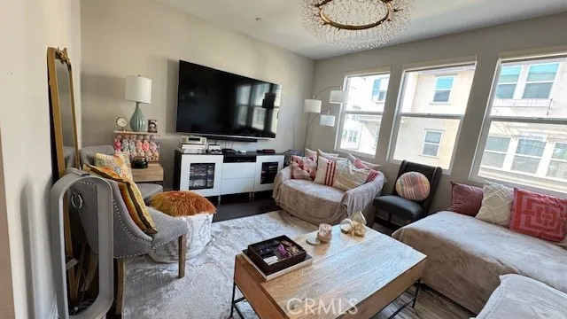 $629,900 | 535 West Foothill Boulevard, Unit 102, Glendora, CA 91741