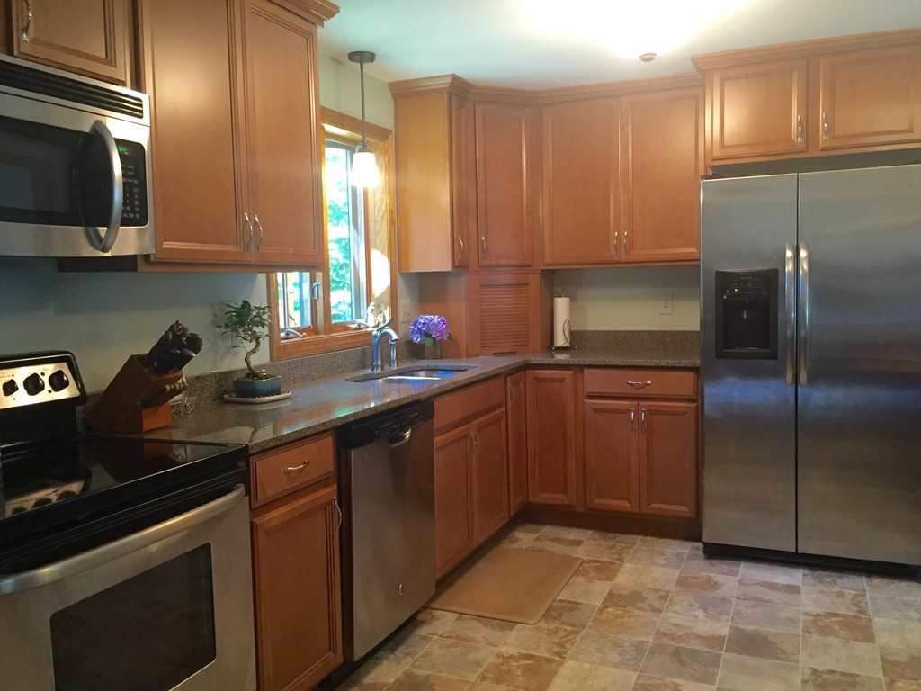 52 Egleston Road Westfield, MA 01085 - Photo 2 of 29 Gallery Image 2