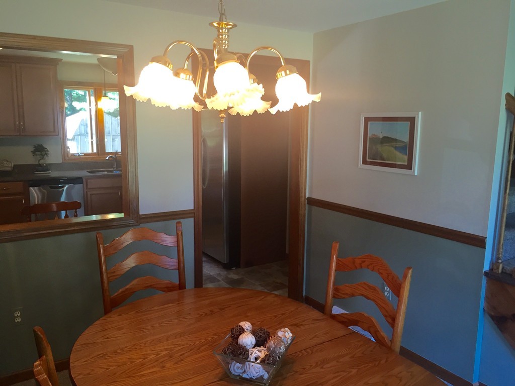 52 Egleston Road Westfield, MA 01085 - Photo 5 of 29 Gallery Image 5