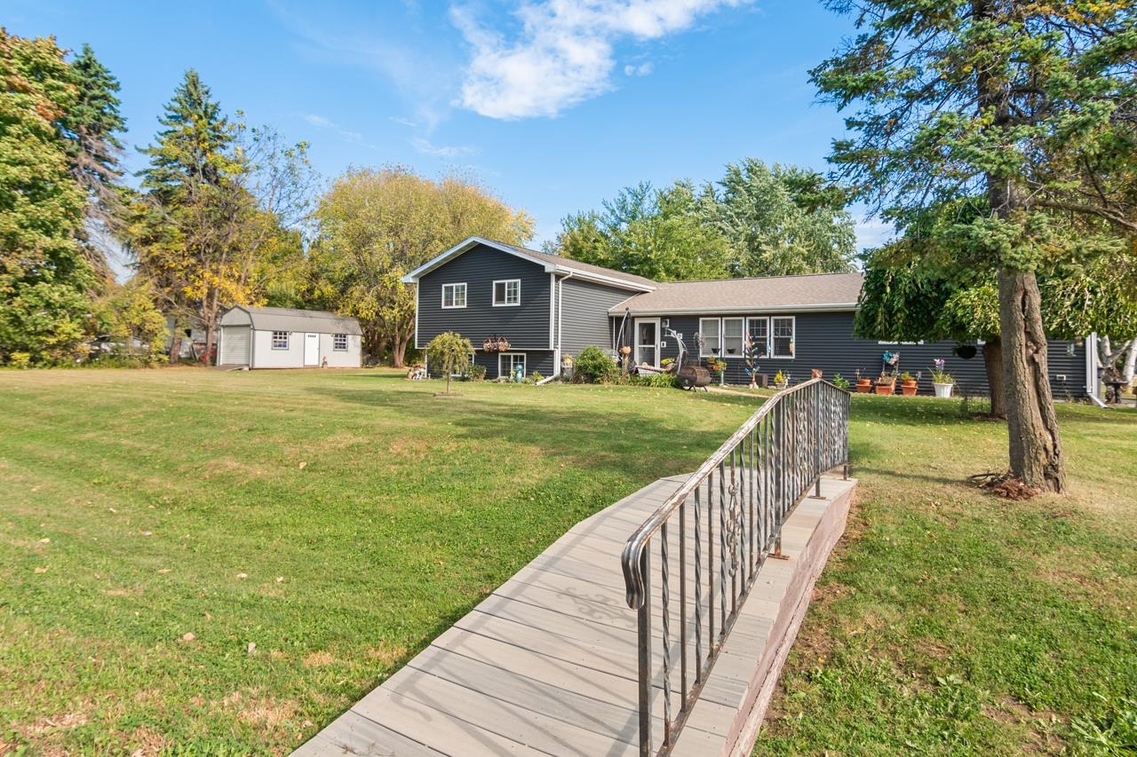 10 Maryden Road Oshkosh, WI 54904 - Photo 2 of 29