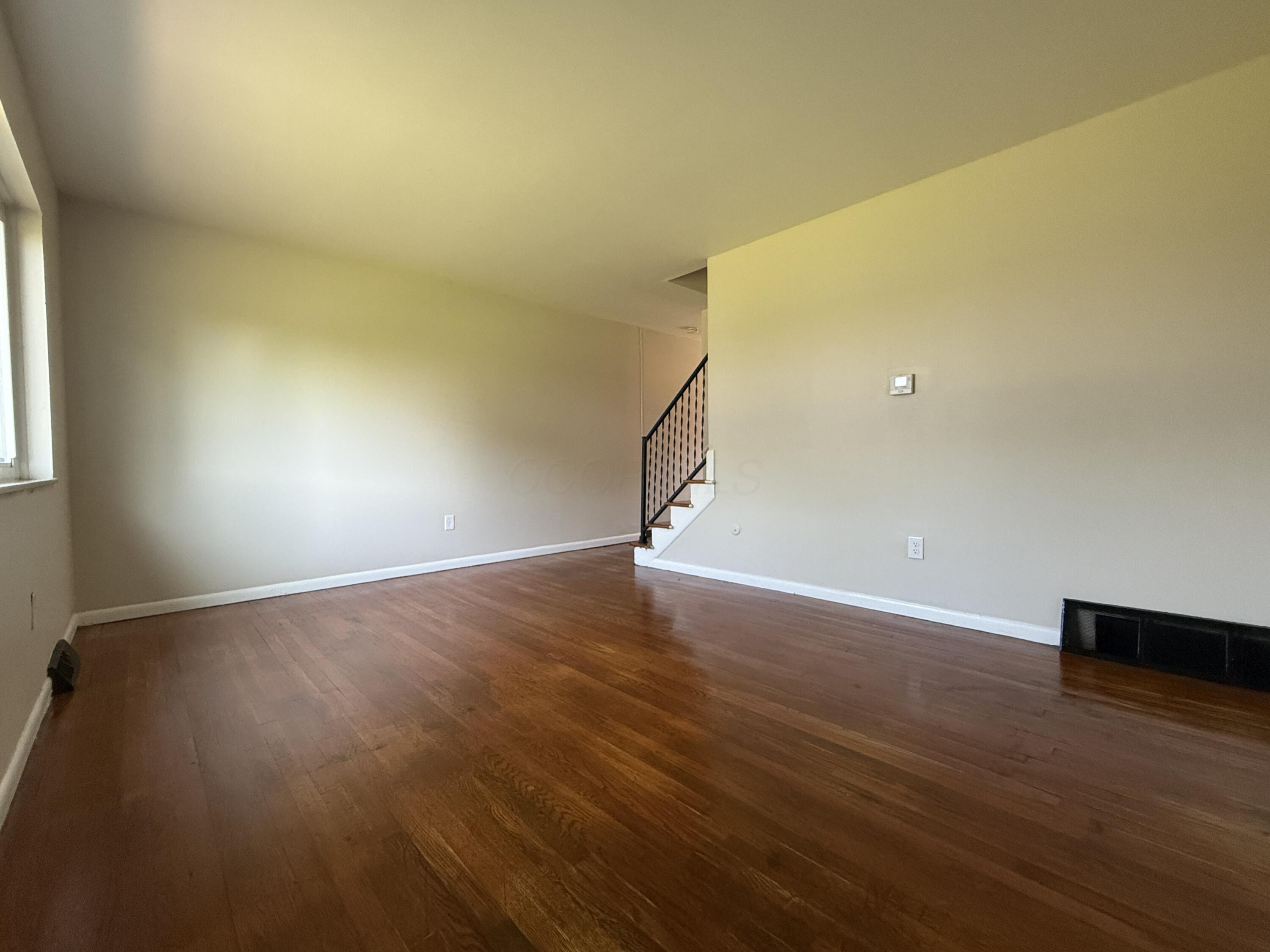 4645 Sandy Lane Road, Unit AD Columbus, OH 43224 - Photo 19 of 44 B - Living Room I
