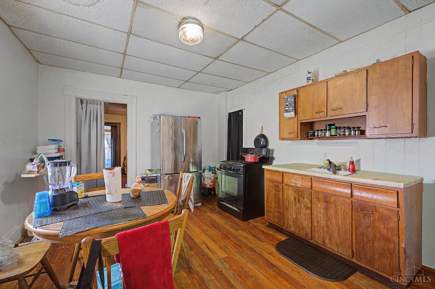 1246 Quebec Road Cincinnati, OH 45205 - Photo 5 of 40