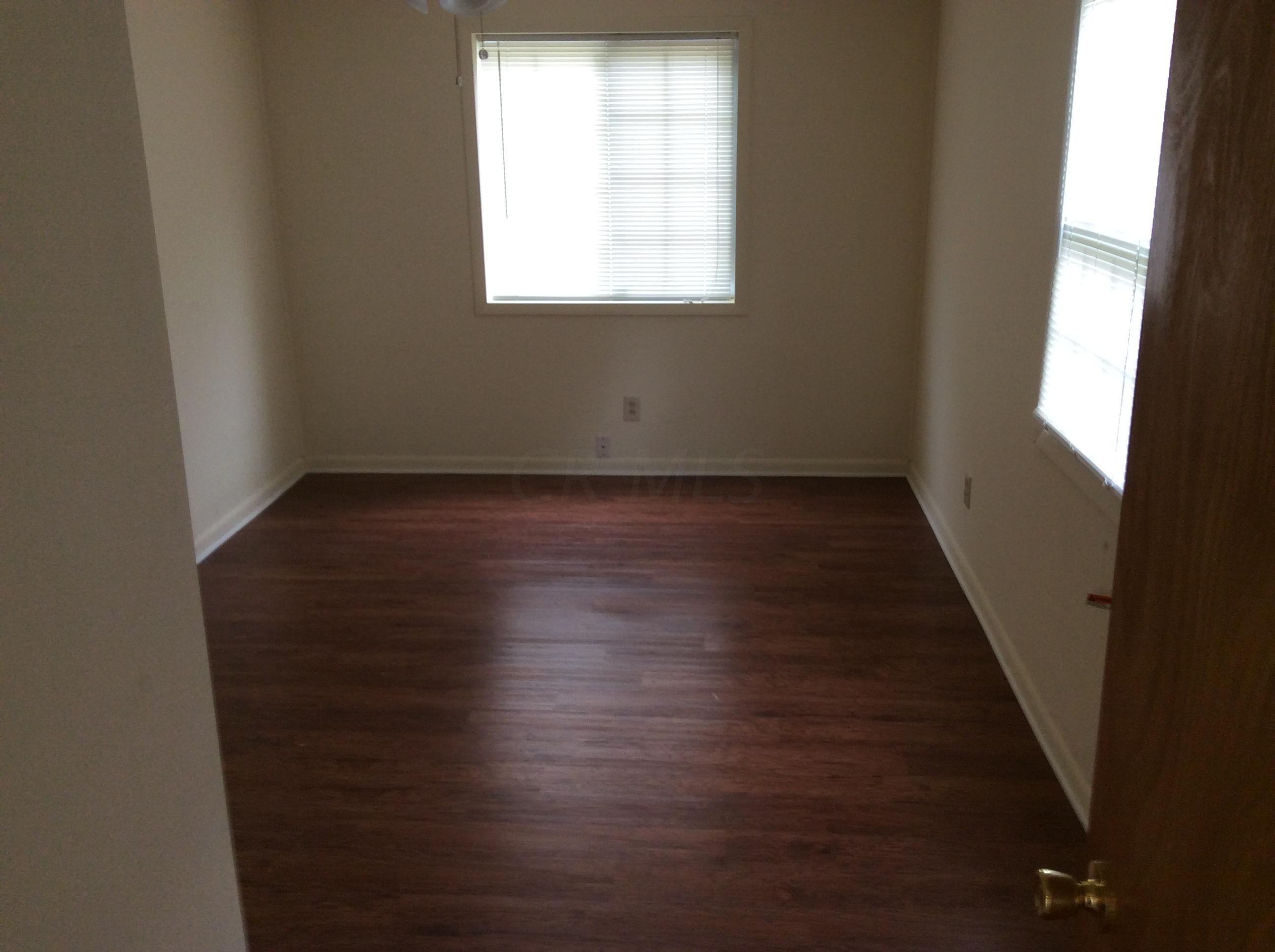 1552 South Hamilton Road Columbus, OH 43227 - Photo 5 of 14 Gallery Image 5